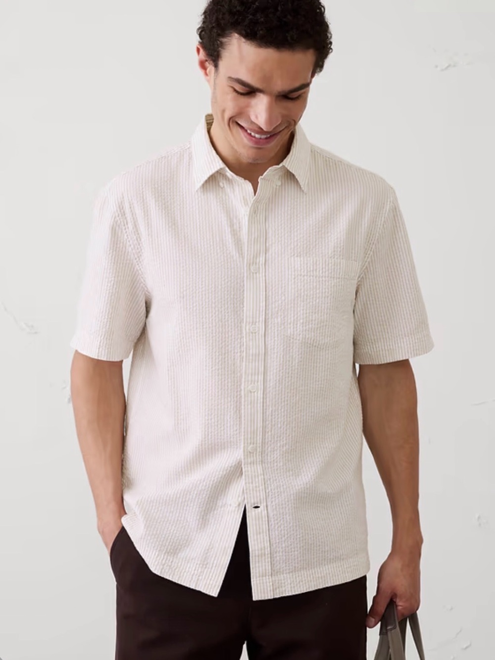 Banana Republic standard fit seersucker shirt khaki stripe